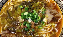 酸菜牛肉面爆料视频,揭秘网红美食背后的制作秘籍