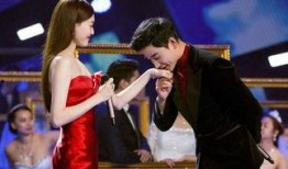 郑棋元最新恋情爆料视频,甜蜜互动引网友热议