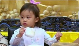 饭桌爆料搞笑视频,搞笑视频揭秘餐桌趣事