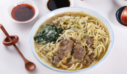 酸菜牛肉面爆料视频,揭秘网红美食背后的制作秘籍